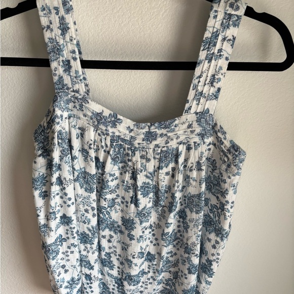 Coastal Blue and White Floral Sleeveless Top - Picture 3 of 7